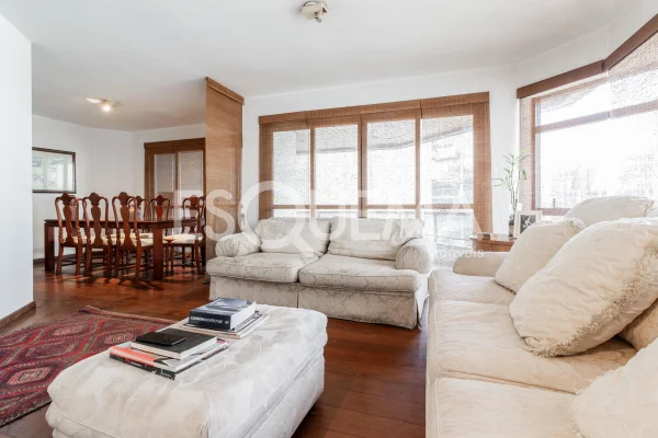 Apartamento espaçoso e bem localizado no Itaim Bibi