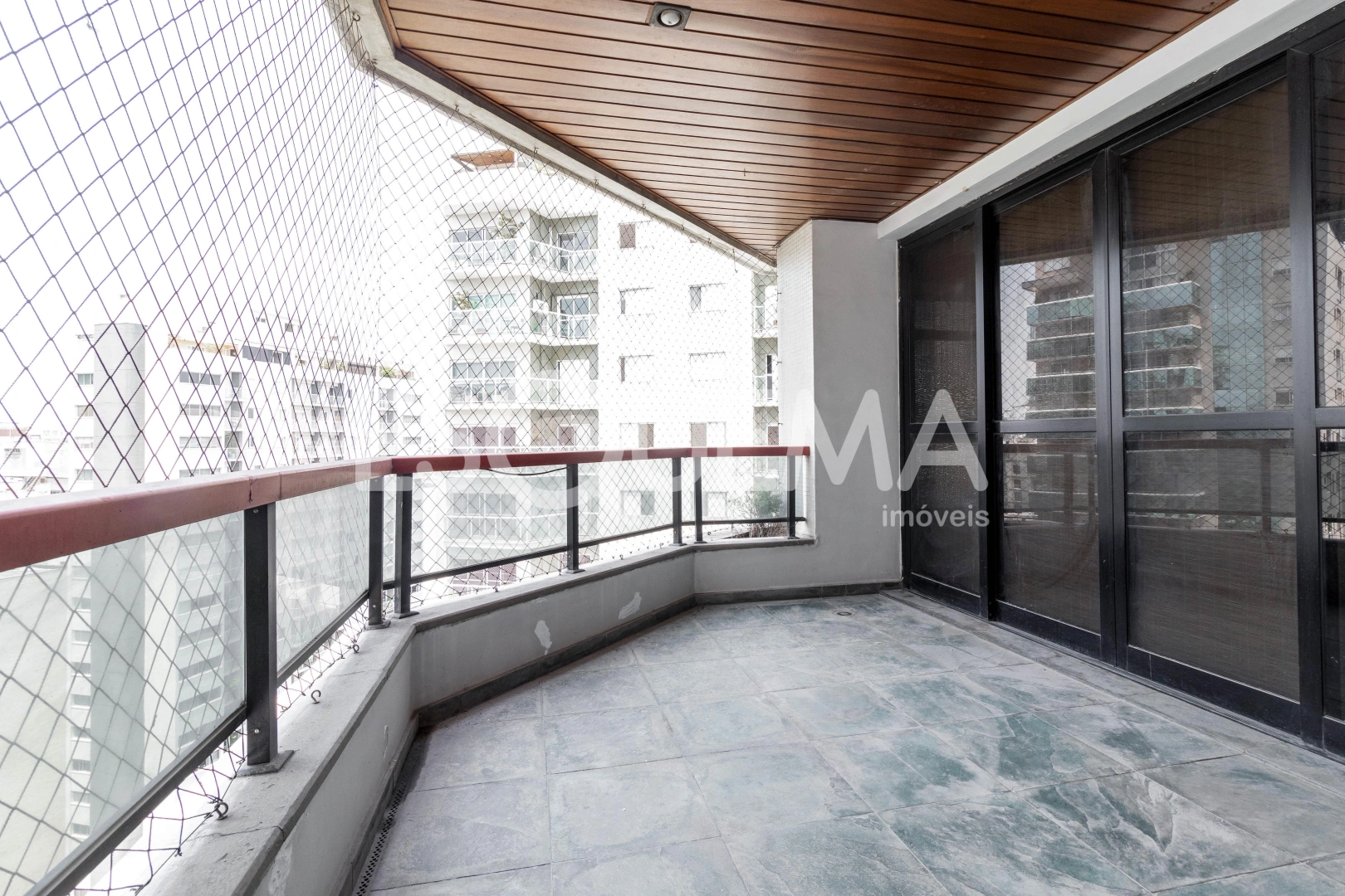 Apartamento espaçoso e bem localizado no Itaim Bibi - Imagem 7