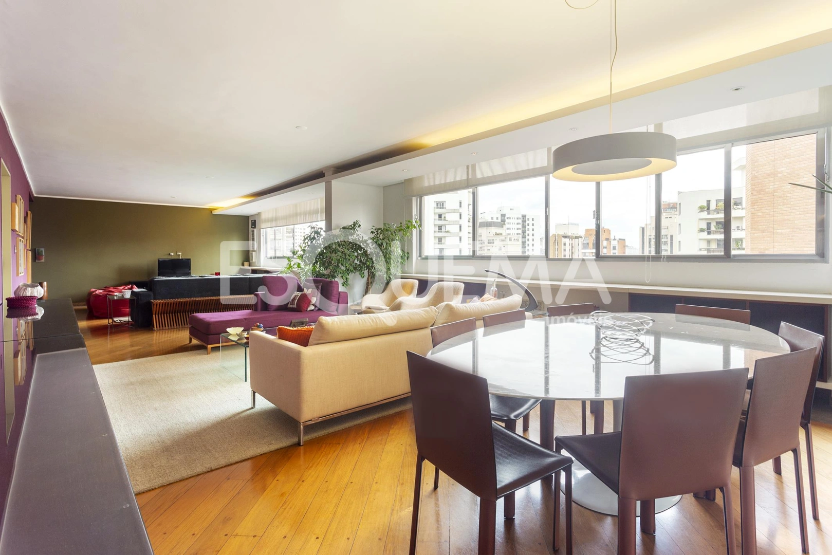 Apartamento em andar alto a passos da Praça Pereira Coutinho - Imagem 1