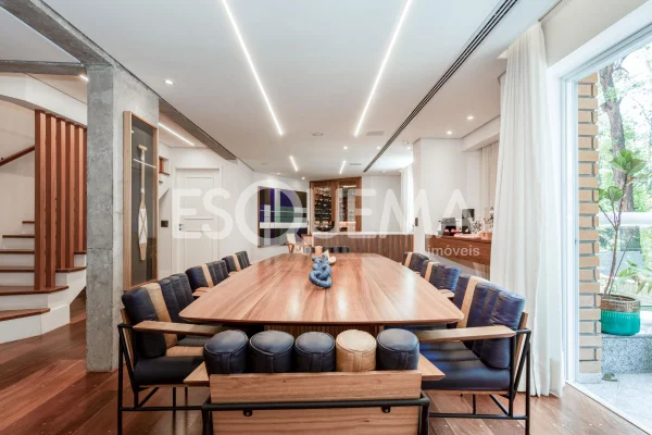 Apartamento reformado com vista para o verde na Vila Nova Conceição