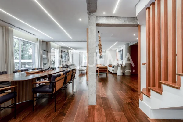 Apartamento reformado com vista para o verde na Vila Nova Conceição