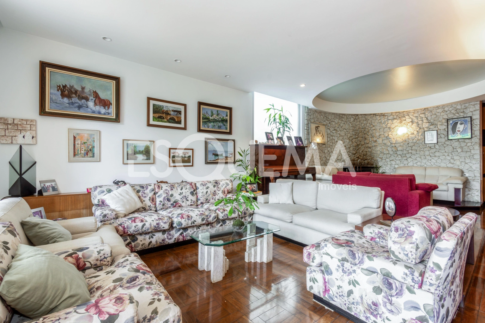 Casa com jardim em rua arborizada e com fácil acesso às principais vias da região - Imagem 11