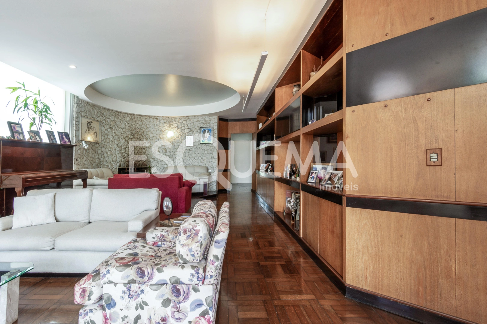 Casa com jardim em rua arborizada e com fácil acesso às principais vias da região - Imagem 12