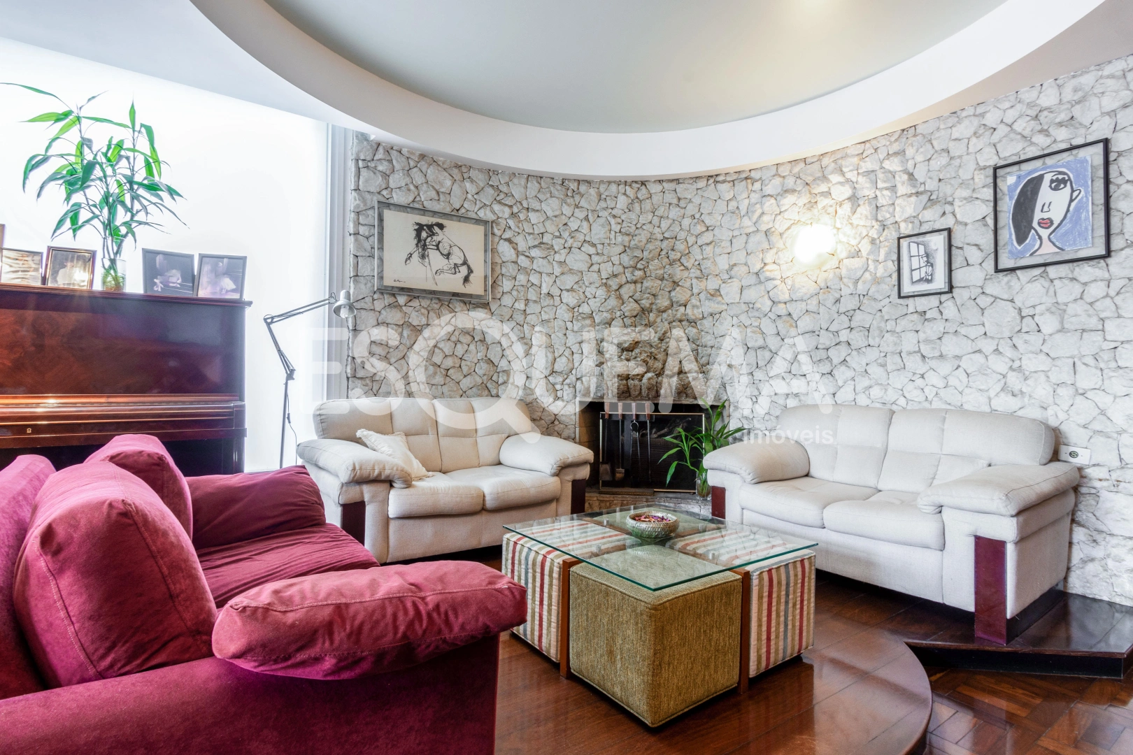 Casa com jardim em rua arborizada e com fácil acesso às principais vias da região - Imagem 14