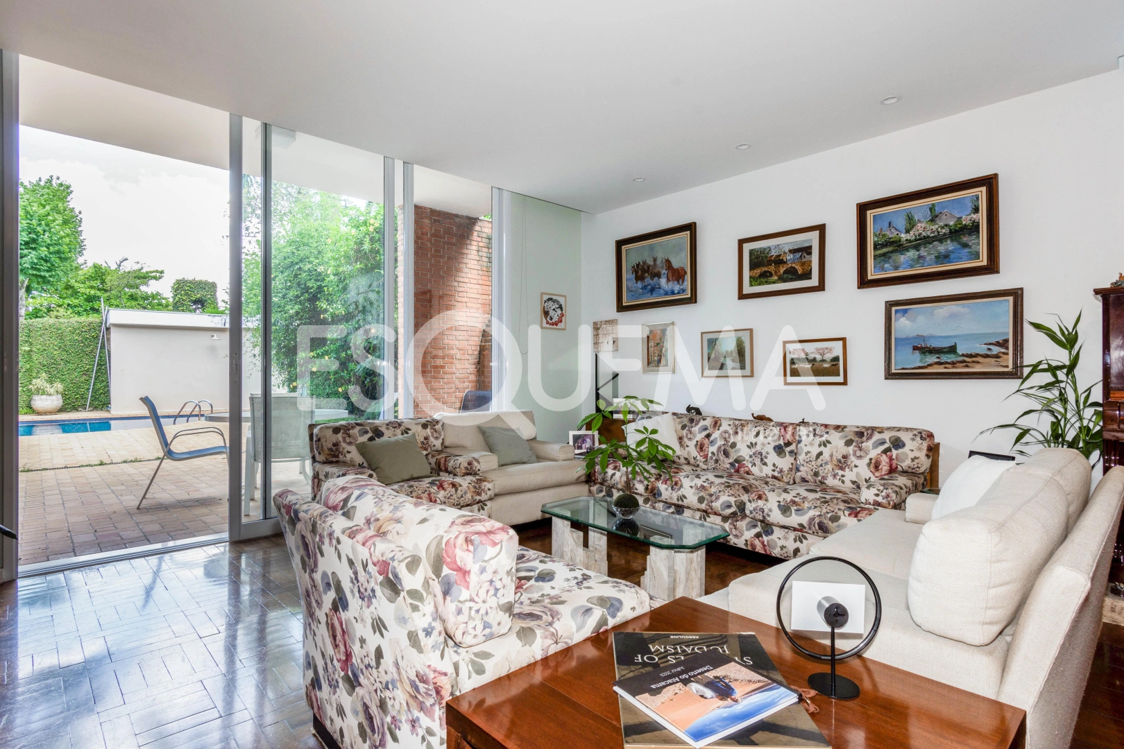 Casa com jardim em rua arborizada e com fácil acesso às principais vias da região - Imagem 9