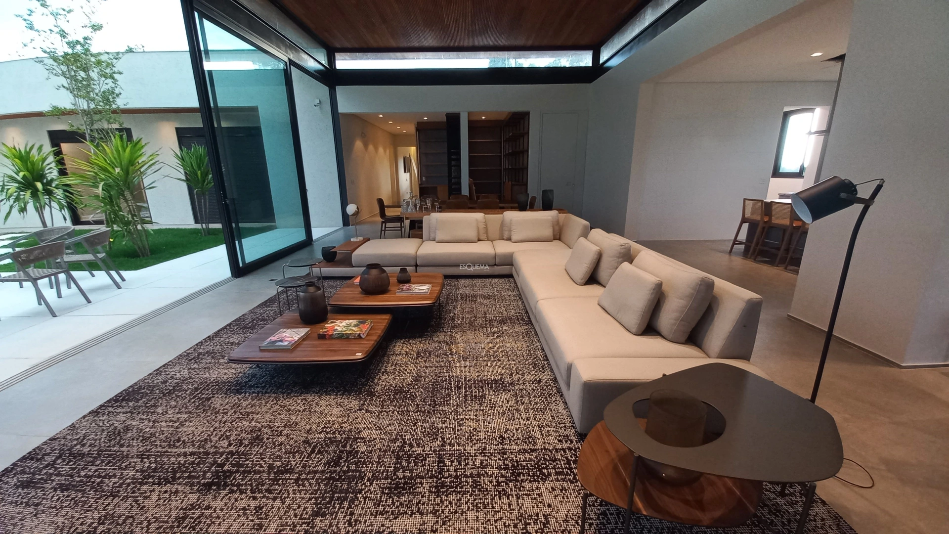 Casa em estilo contemporâneo projetada por Cristiano Ribeiro - Imagem 12