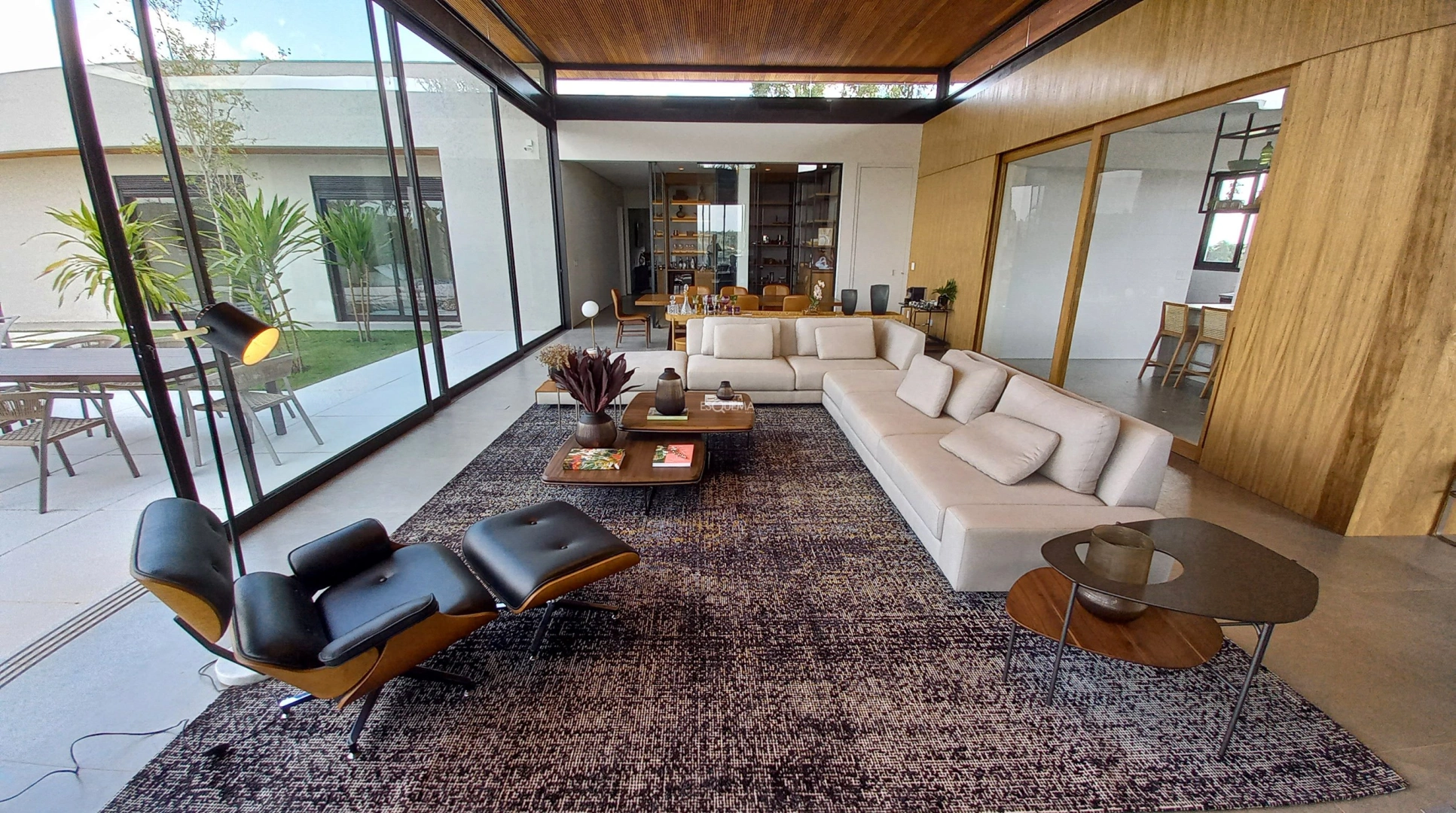 Casa em estilo contemporâneo projetada por Cristiano Ribeiro - Imagem 13