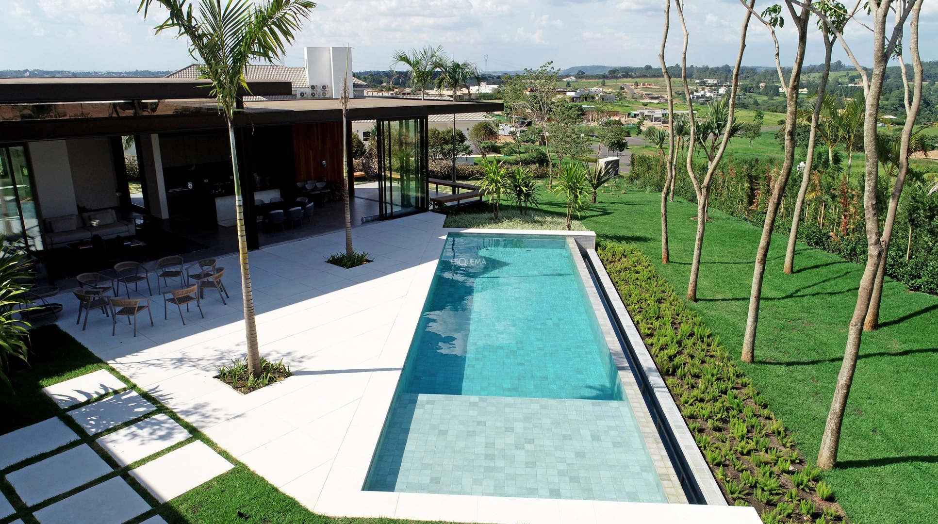 Casa em estilo contemporâneo projetada por Cristiano Ribeiro - Imagem 3
