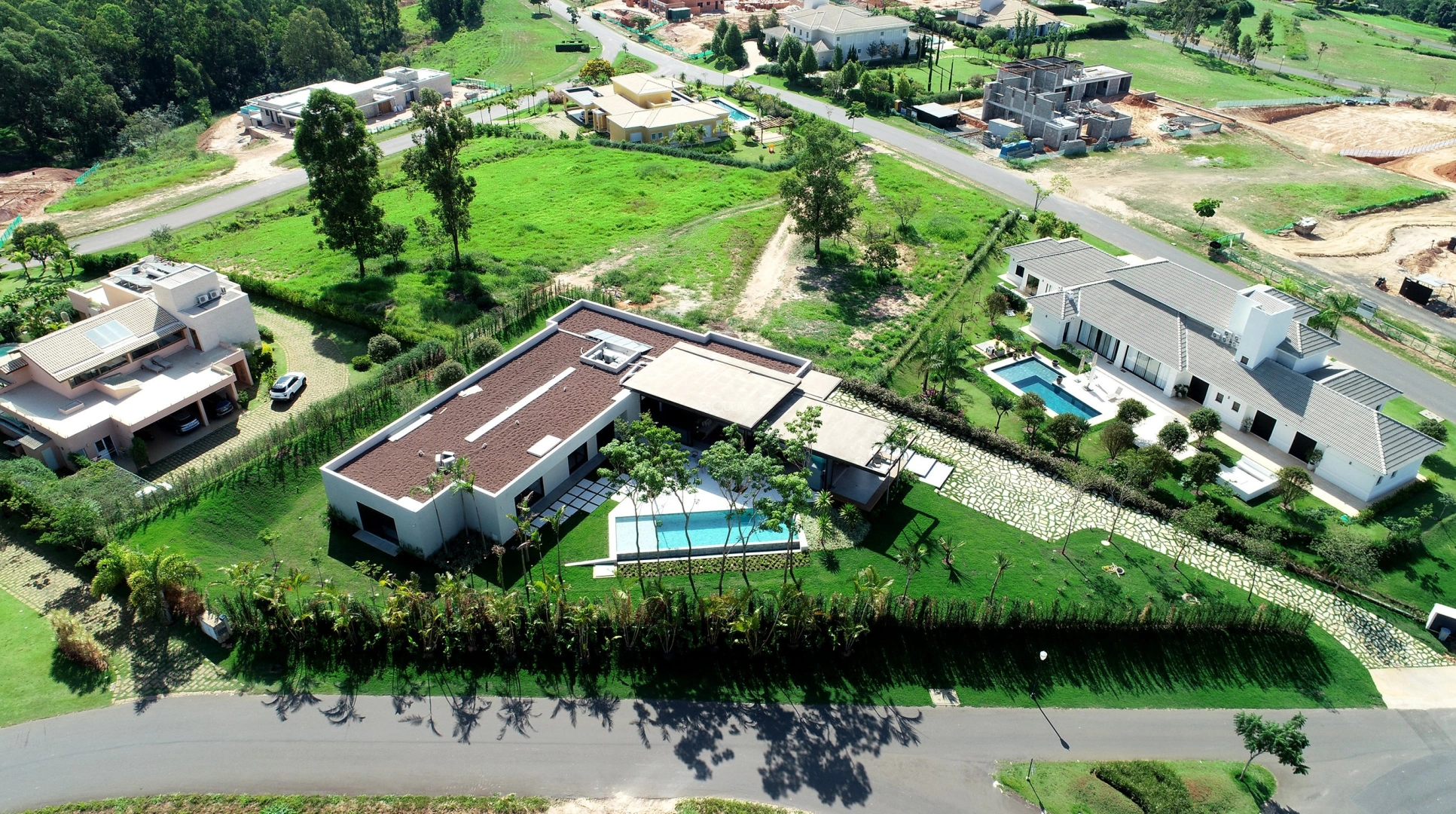 Casa em estilo contemporâneo projetada por Cristiano Ribeiro - Imagem 7