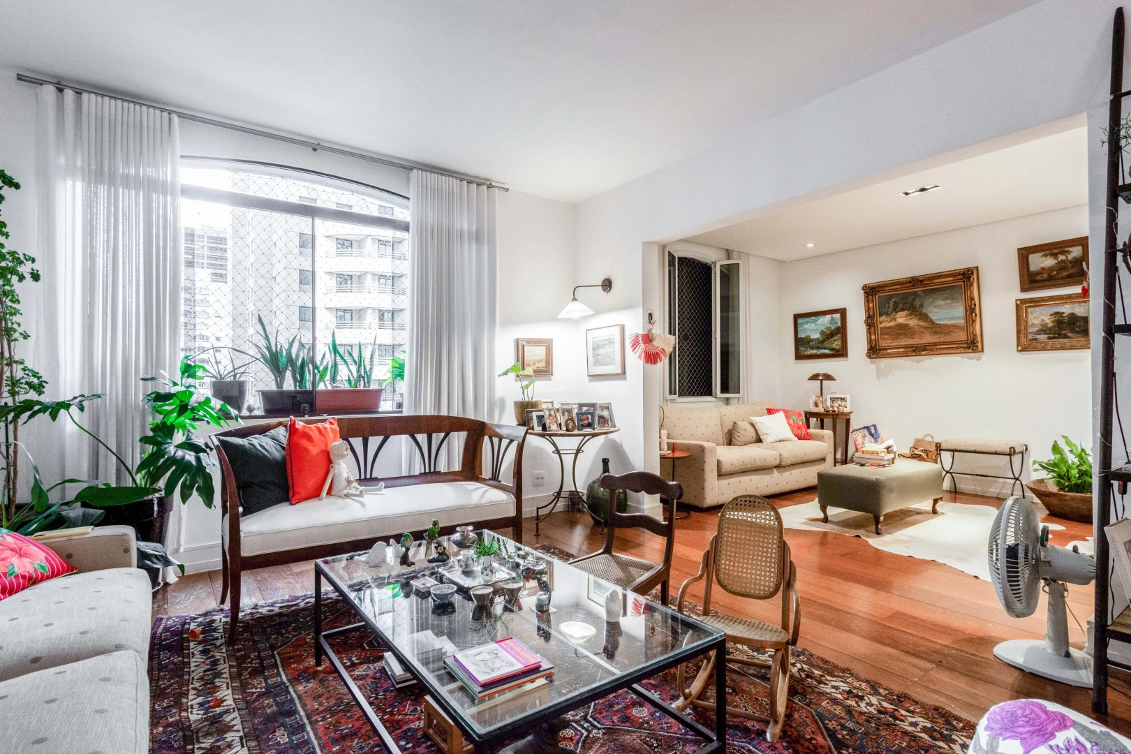 Apartamento reformado, localizado próximo ao conforto da região - Imagem 1