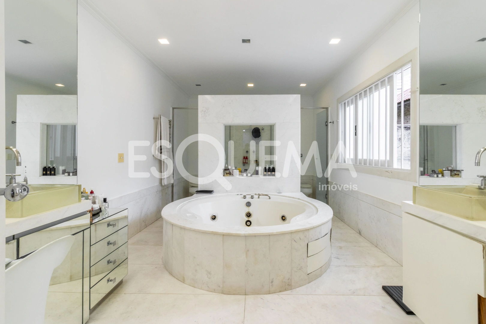 Casa deliciosa com espaço gourmet em rua cobiçada do Jardim Guedala - Imagem 11