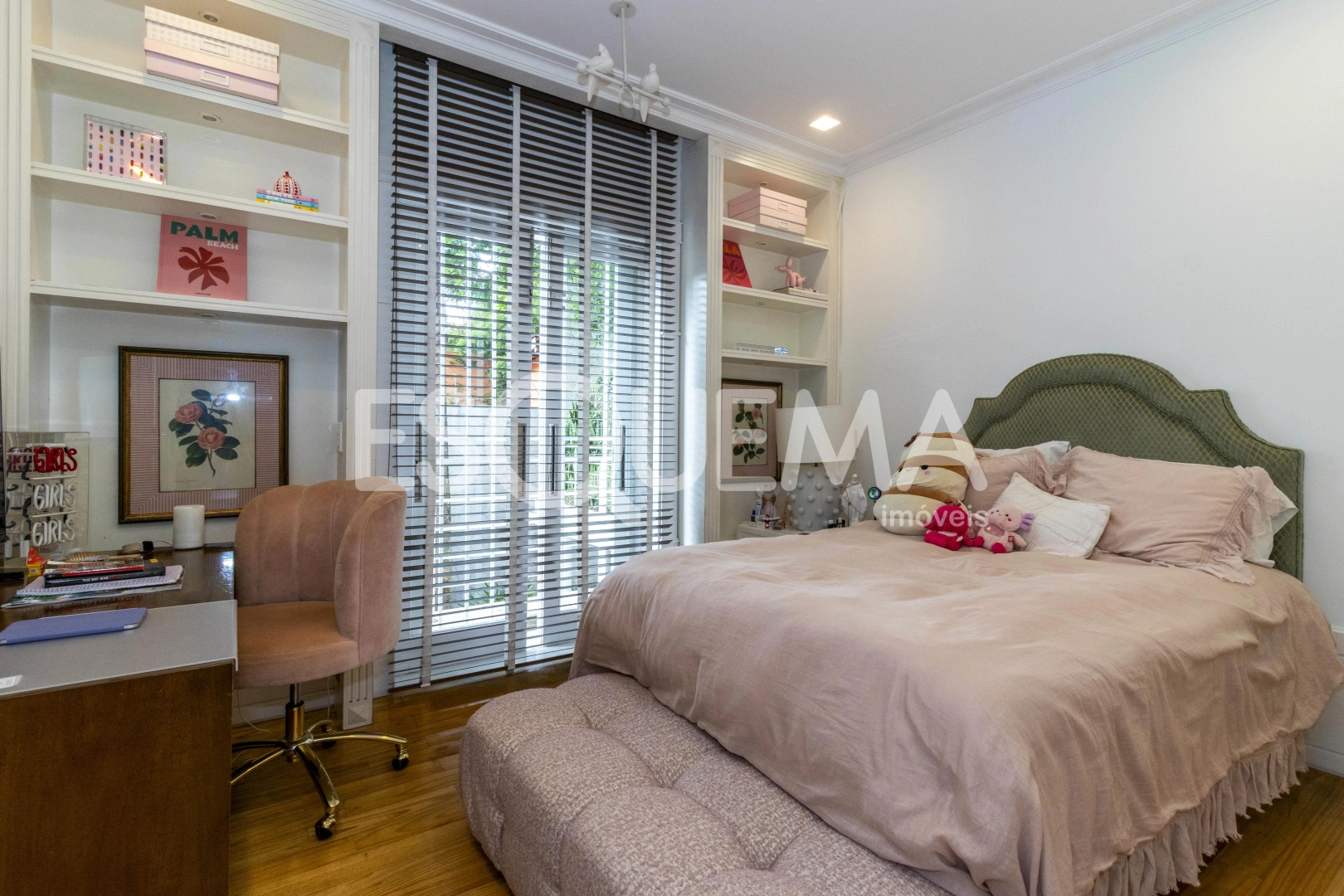 Casa deliciosa com espaço gourmet em rua cobiçada do Jardim Guedala - Imagem 12