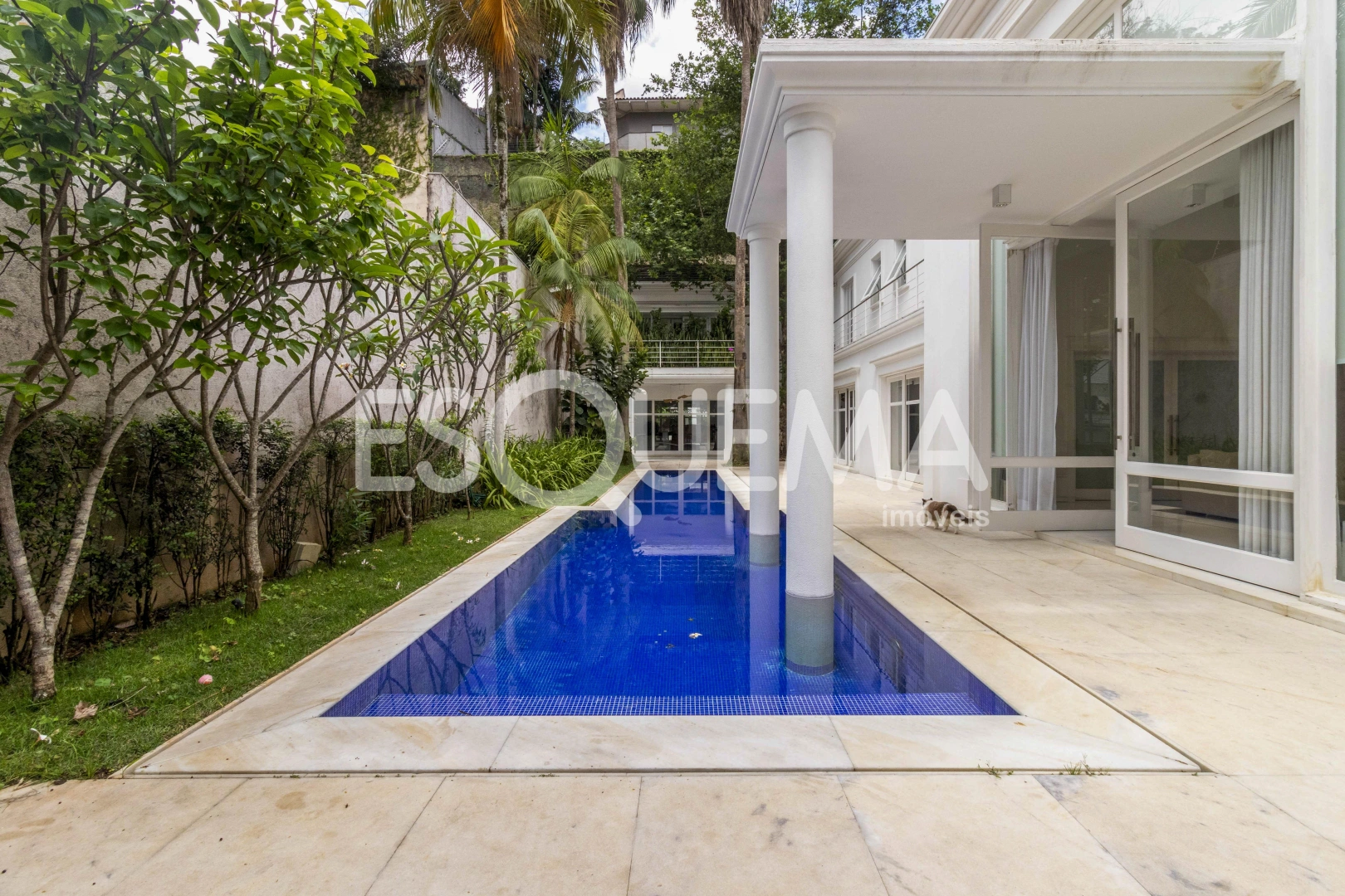 Casa deliciosa com espaço gourmet em rua cobiçada do Jardim Guedala - Imagem 1