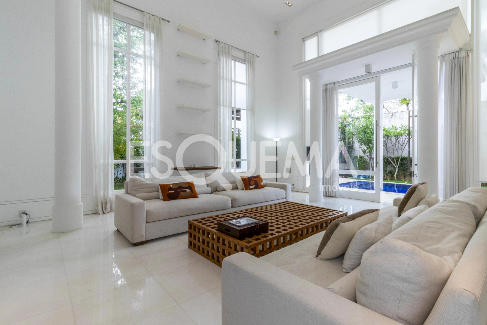 Casa deliciosa com espaço gourmet em rua cobiçada do Jardim Guedala - Imagem 3