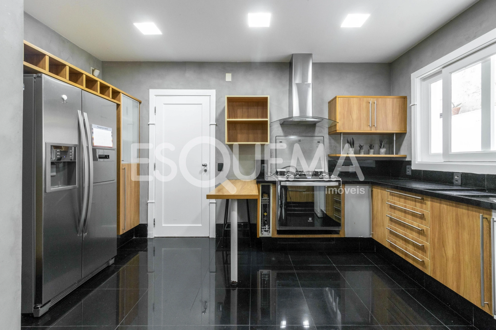 Casa deliciosa com espaço gourmet em rua cobiçada do Jardim Guedala - Imagem 7