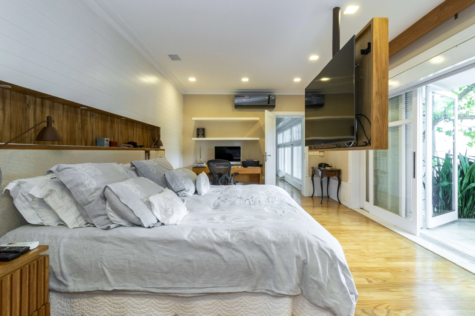Casa deliciosa com espaço gourmet em rua cobiçada do Jardim Guedala - Imagem 9