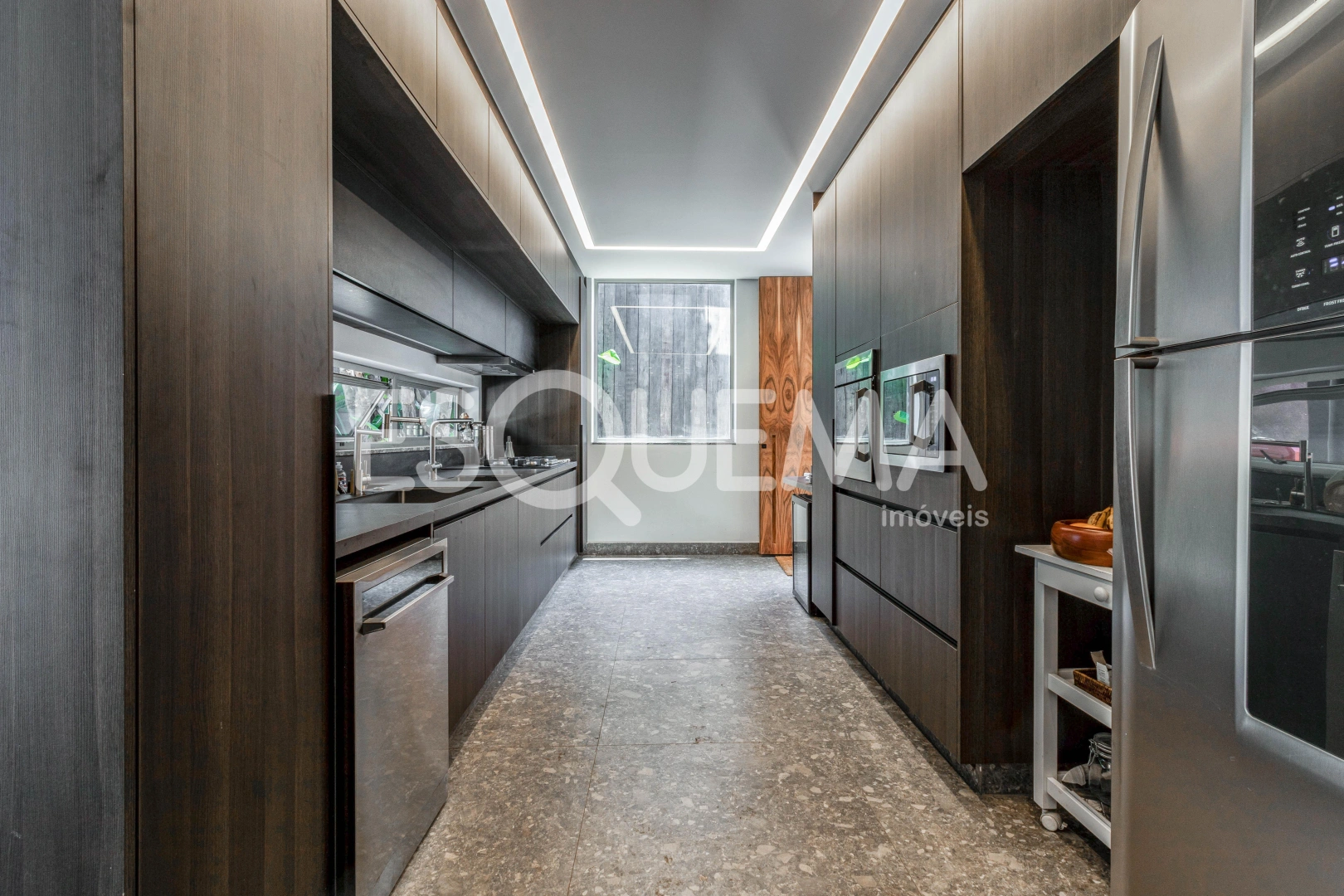 Casa com projeto AMZ no Jardim América - Imagem 11