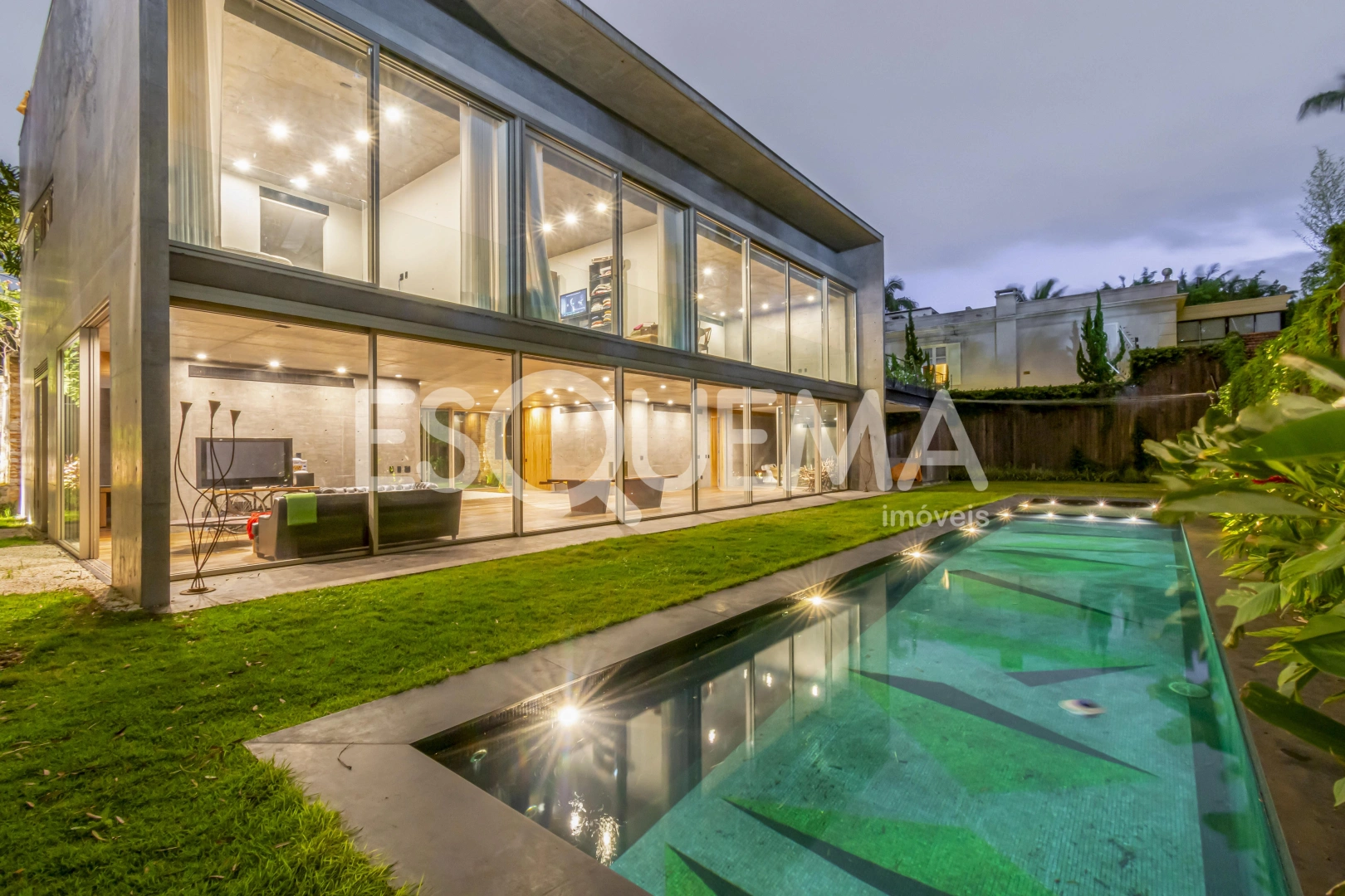 Casa com projeto AMZ no Jardim América - Imagem 1