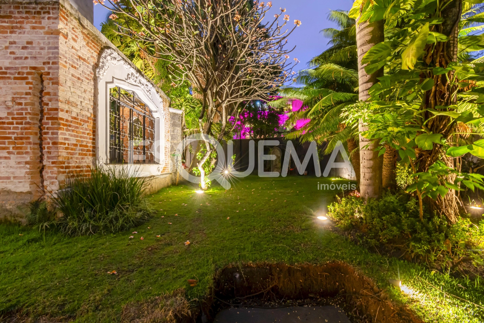 Casa com projeto AMZ no Jardim América - Imagem 4