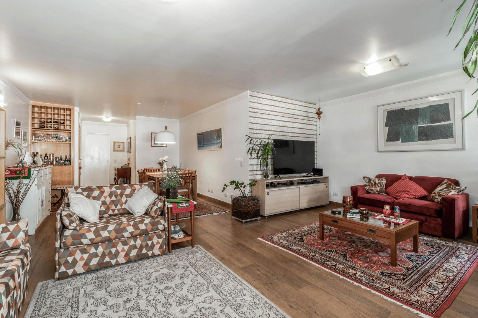 Apartamento iluminado em rua tranquila e arborizada do Jardim Paulista - Imagem 4