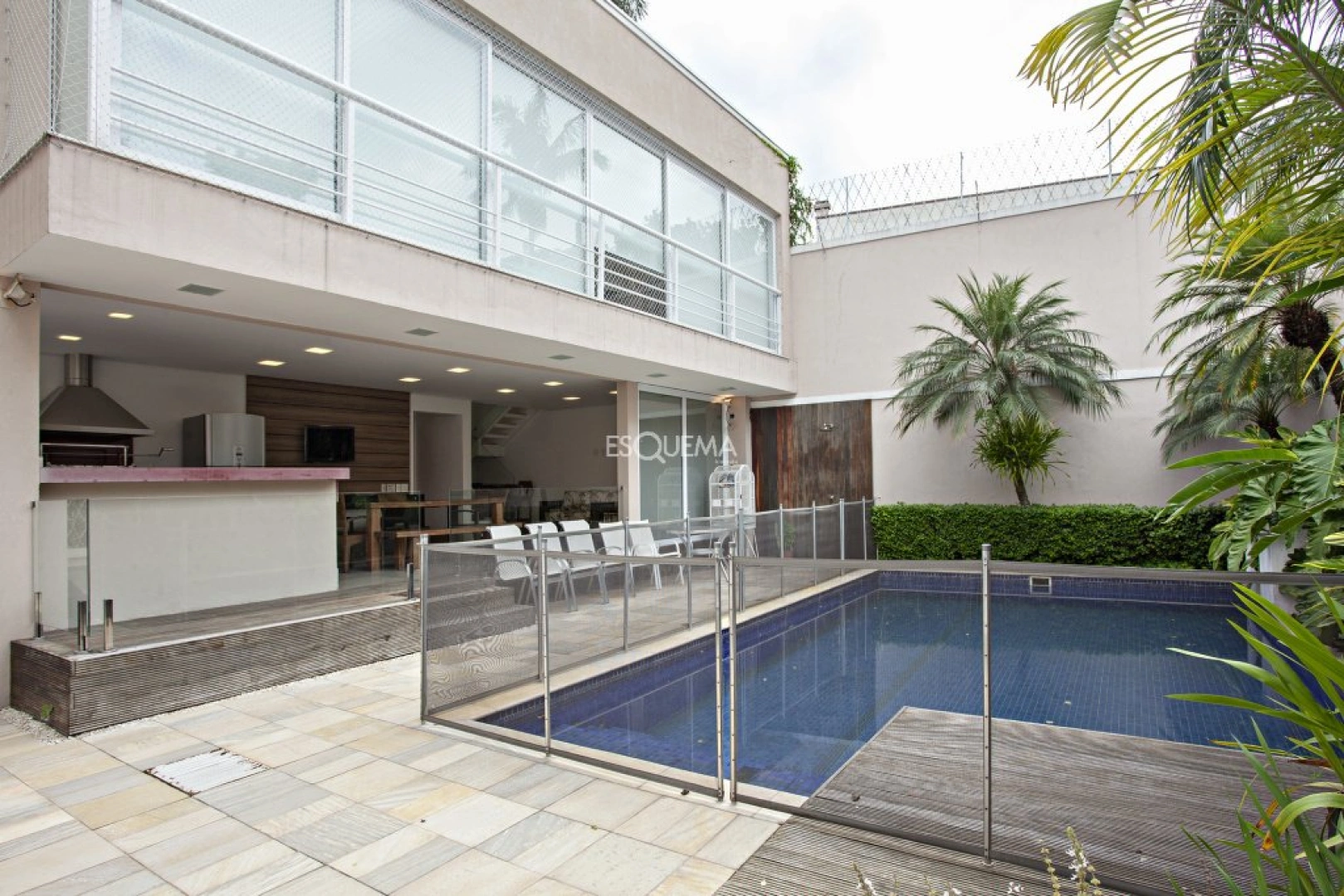 Casa mobiliada com projeto moderno - Imagem 1