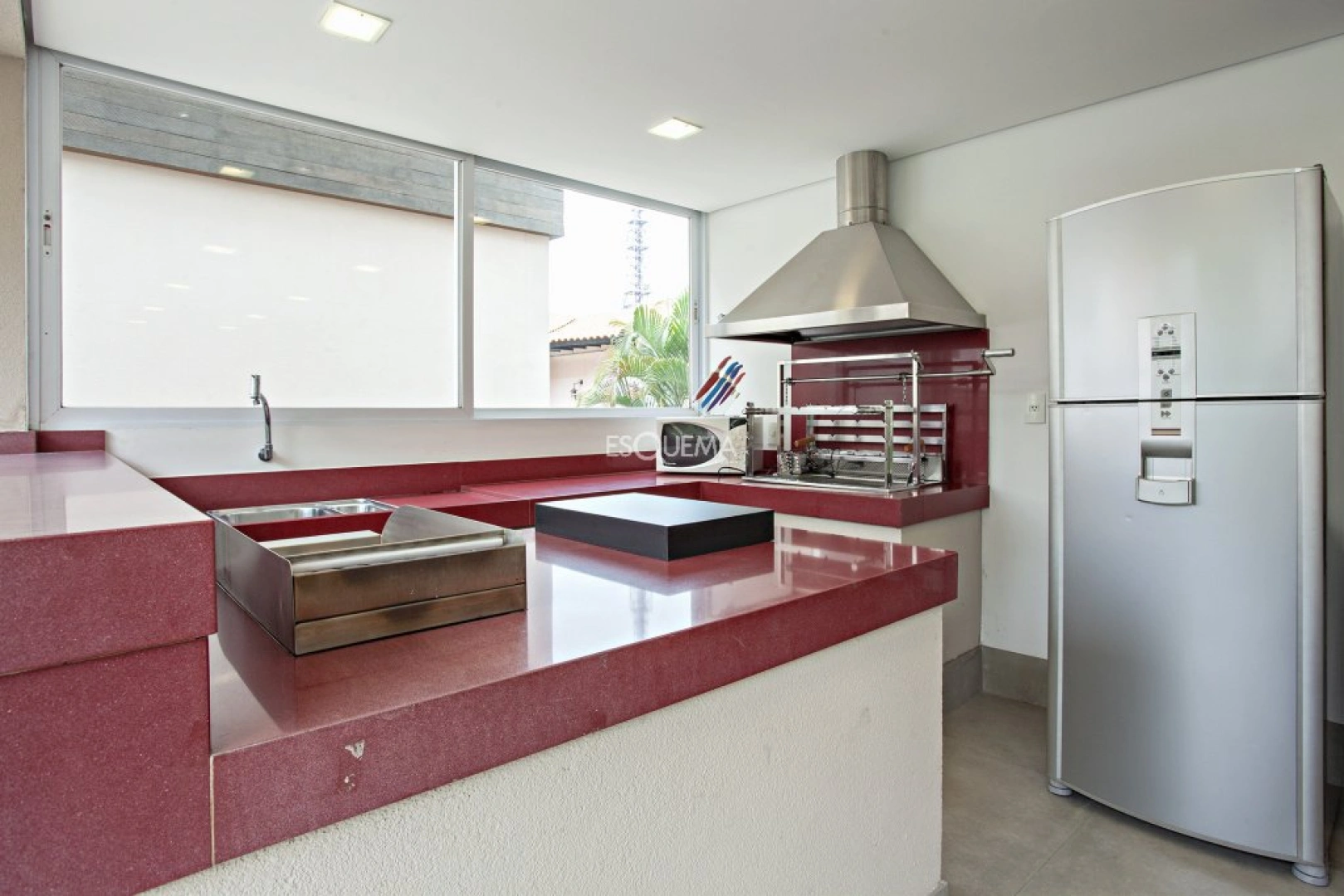 Casa mobiliada com projeto moderno - Imagem 7