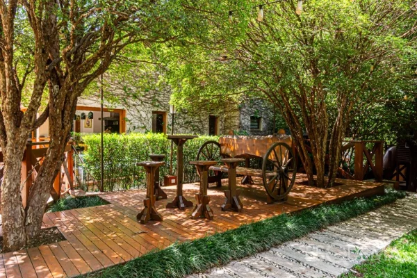 Casa no Jardim Guedala com área externa completa