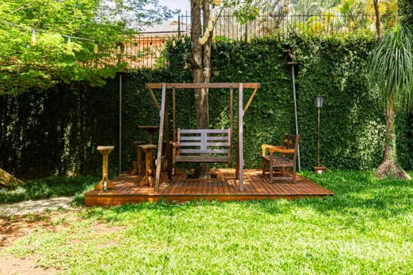 Casa no Jardim Guedala com área externa completa