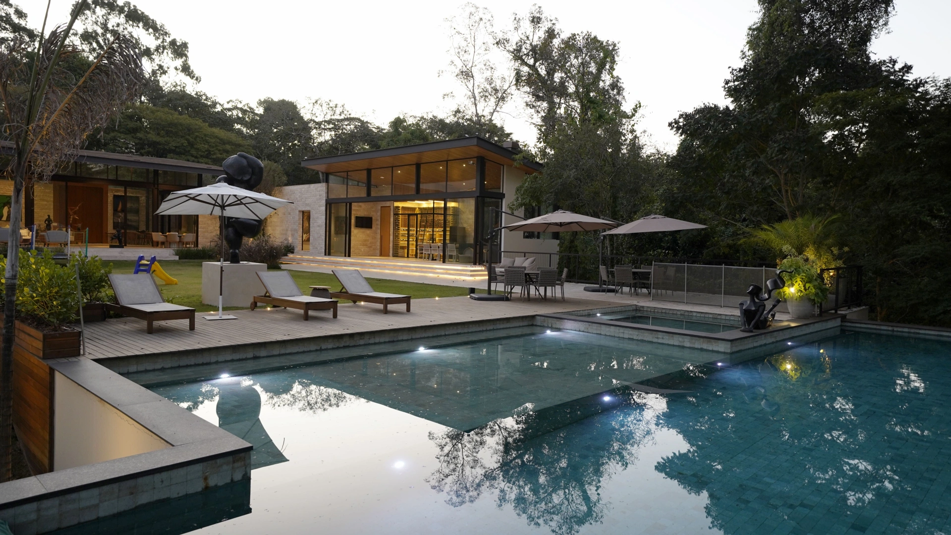 Casa contemporânea, em localização privilegiada - Imagem 3