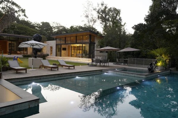 Casa contemporânea, em localização privilegiada