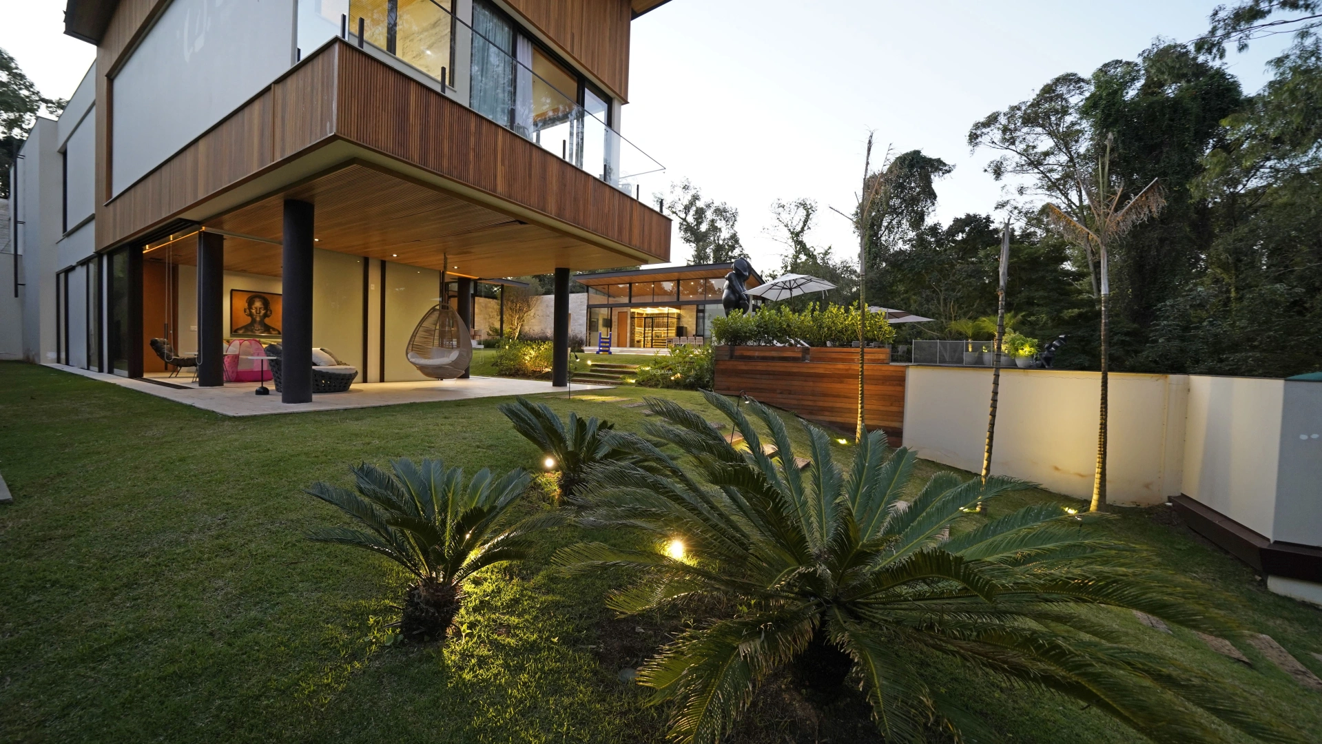 Casa contemporânea, em localização privilegiada - Imagem 5