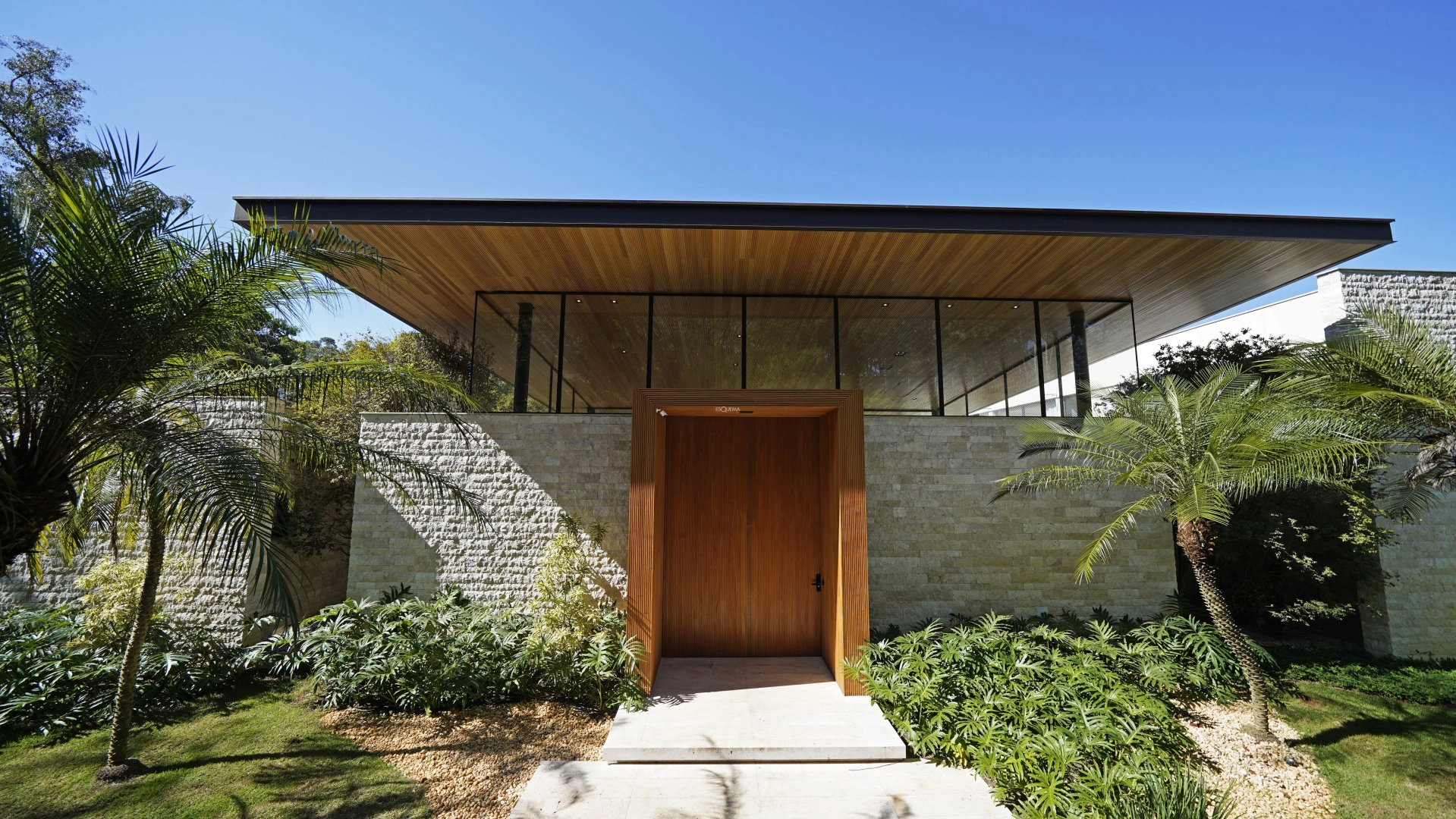 Casa contemporânea, em localização privilegiada - Imagem 7