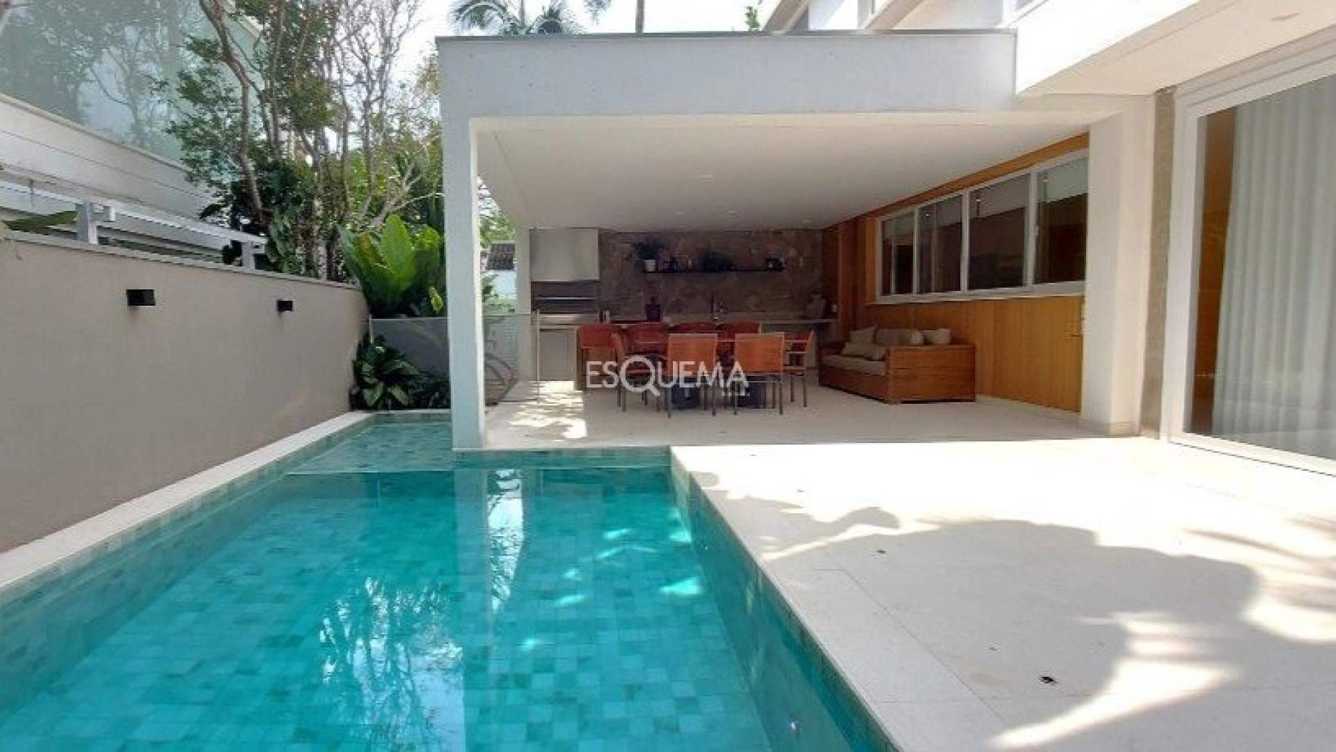 Casa com piscina em condomínio fechado, próxima à Waldorf Rudolf Steiner - Imagem 3