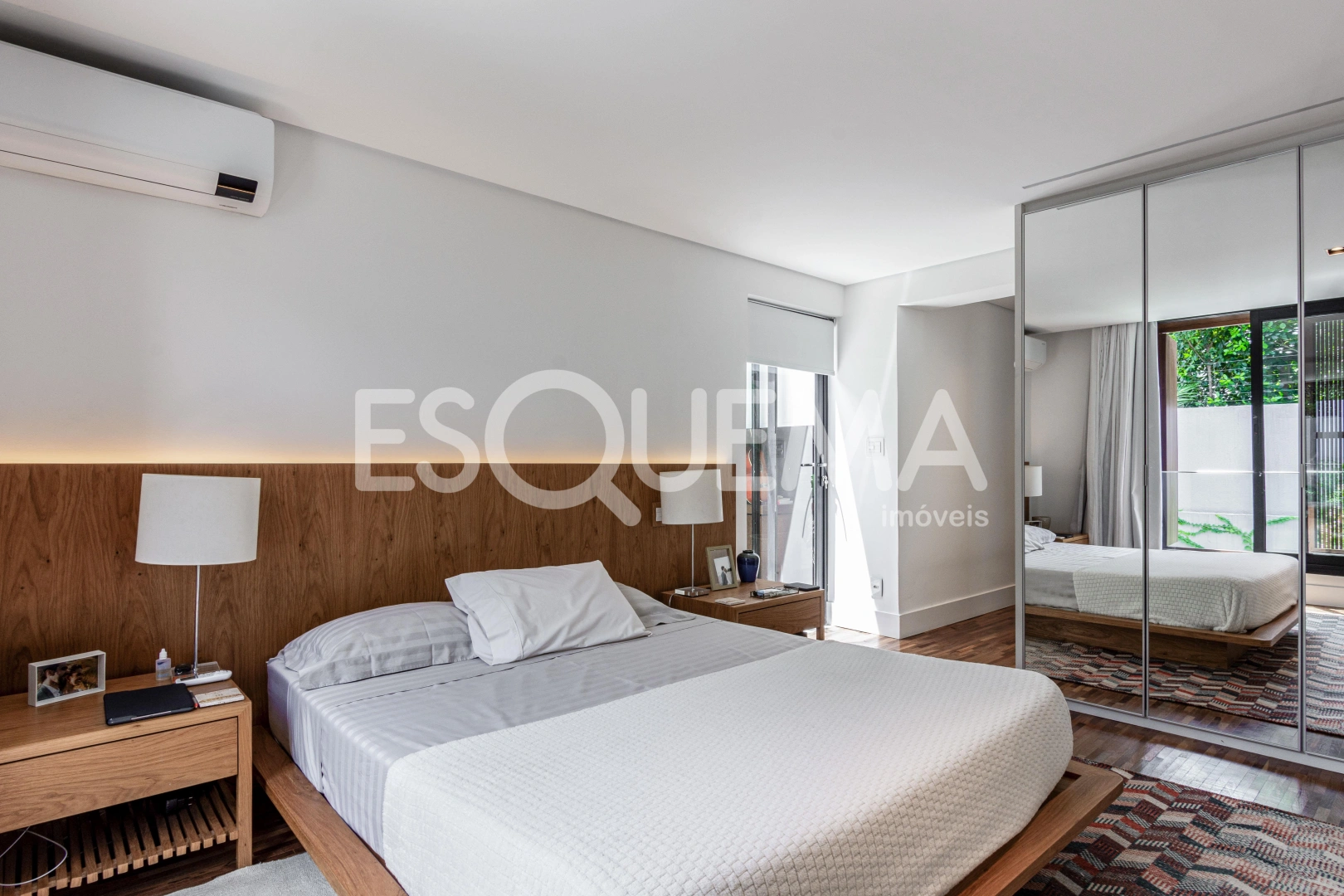 Casa com reforma moderna em rua procurada - Imagem 12