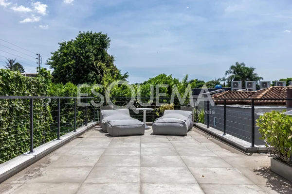 Casa com reforma moderna em rua procurada