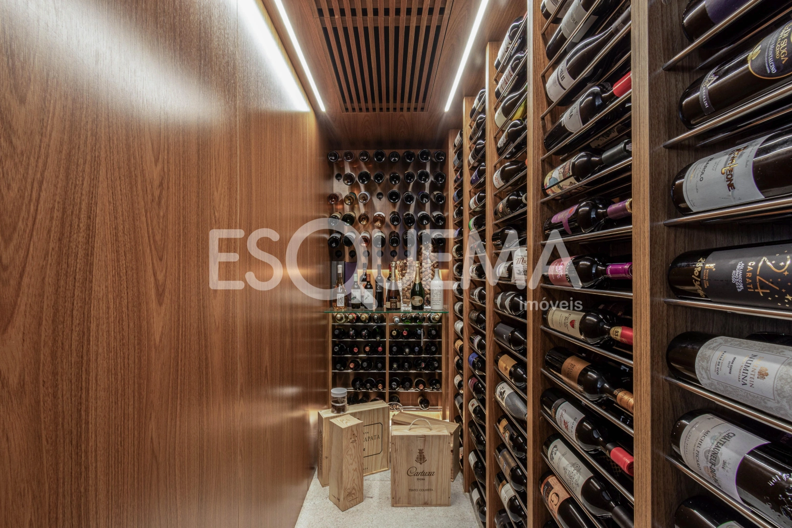 Casa com reforma moderna em rua procurada - Imagem 8