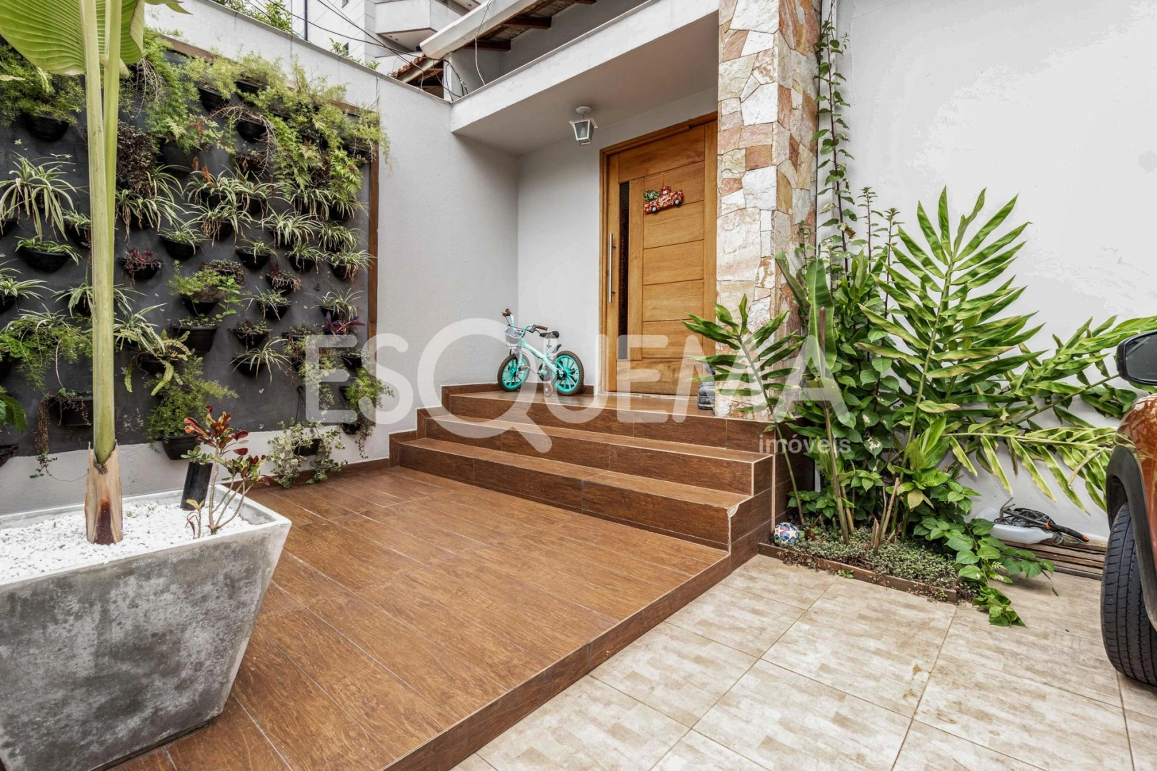 Casa de vila em rua exclusiva - Imagem 15