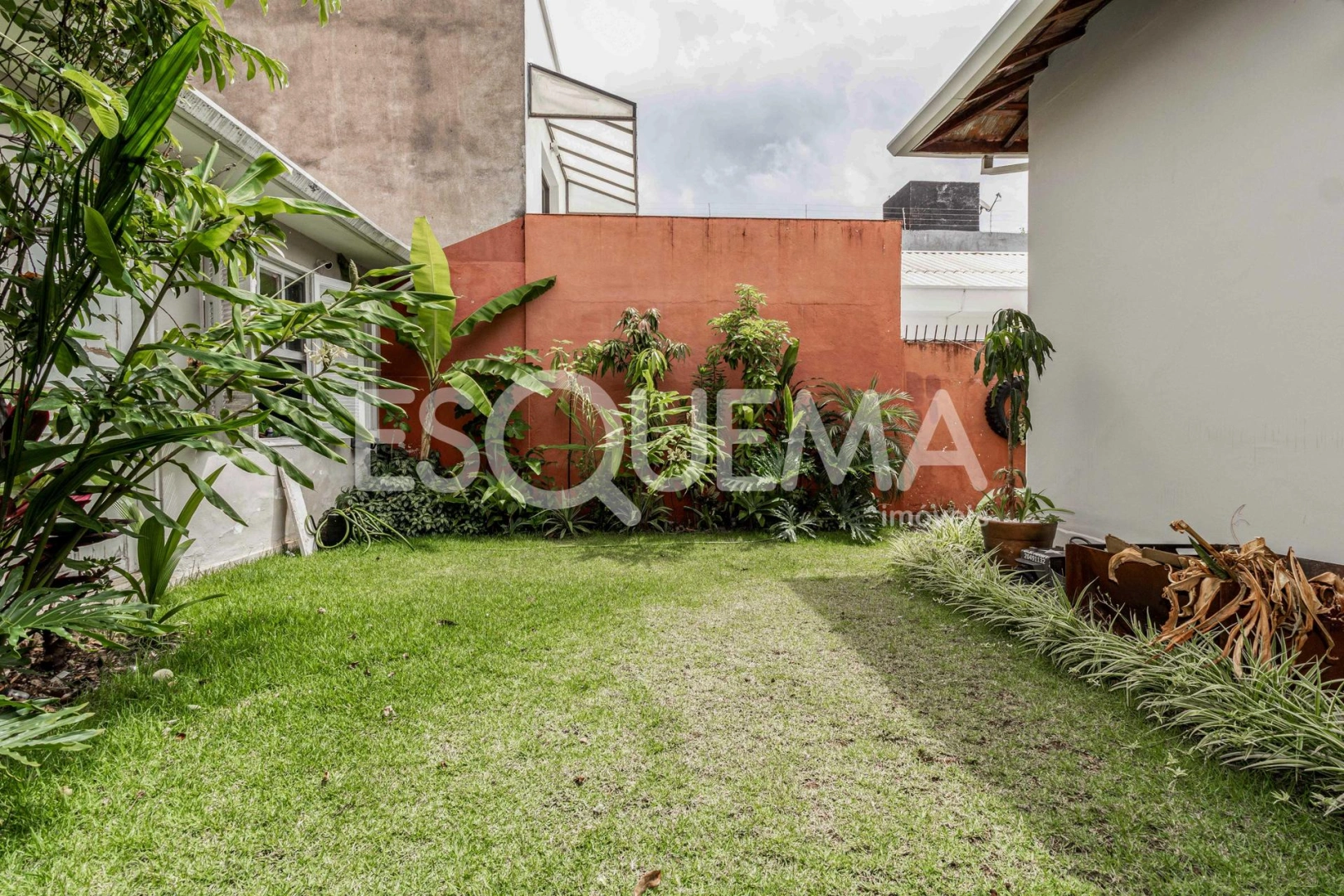 Casa de vila em rua exclusiva - Imagem 6