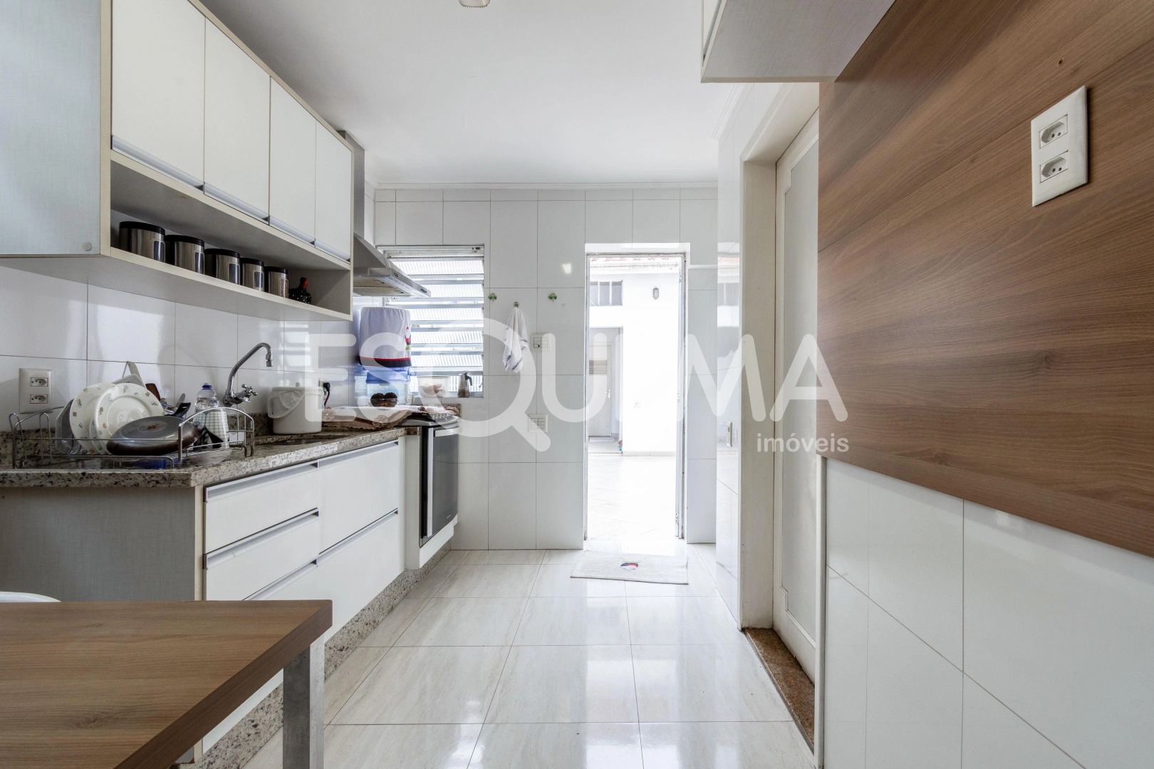 Casa de esquina em região cobiçada - Imagem 10