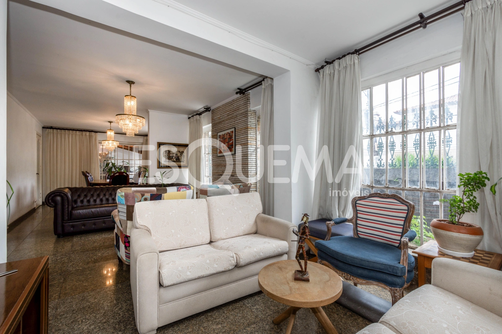 Casa de esquina em região cobiçada - Imagem 6