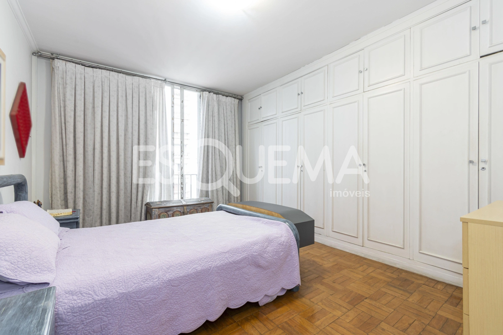 Apartamento com janelões piso teto - Imagem 10