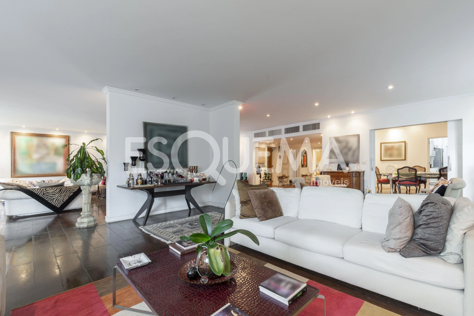 Apartamento com janelões piso teto - Imagem 2