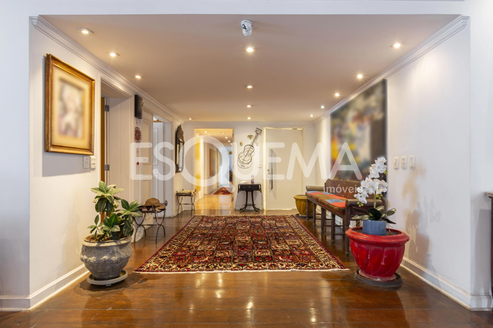 Apartamento com janelões piso teto - Imagem 3