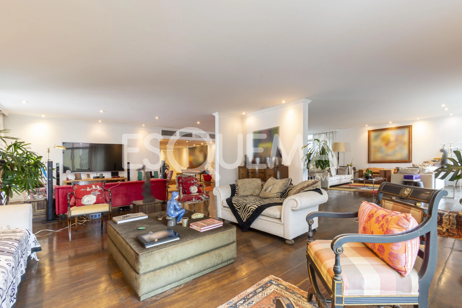 Apartamento com janelões piso teto - Imagem 4