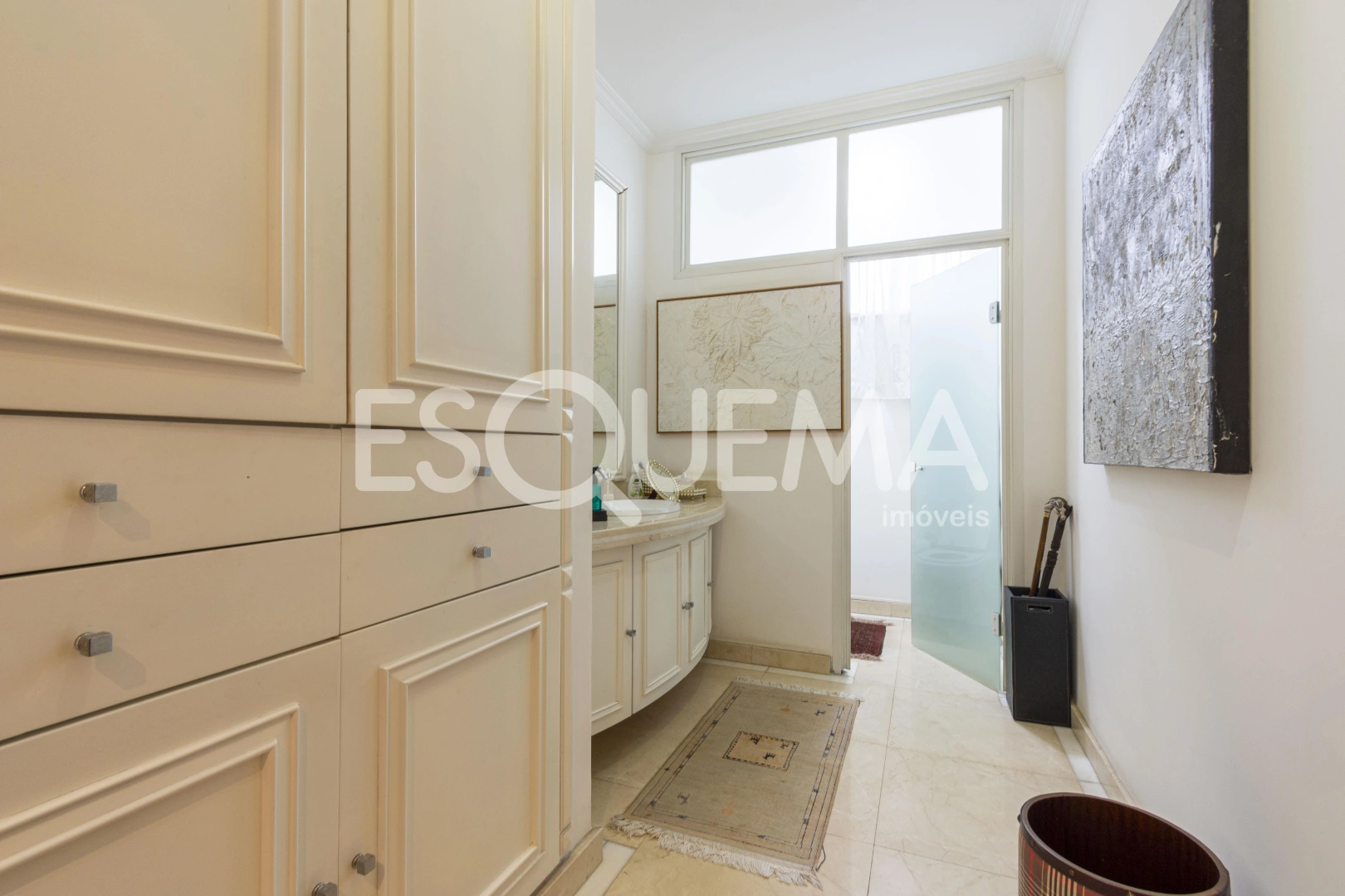 Apartamento com janelões piso teto - Imagem 5