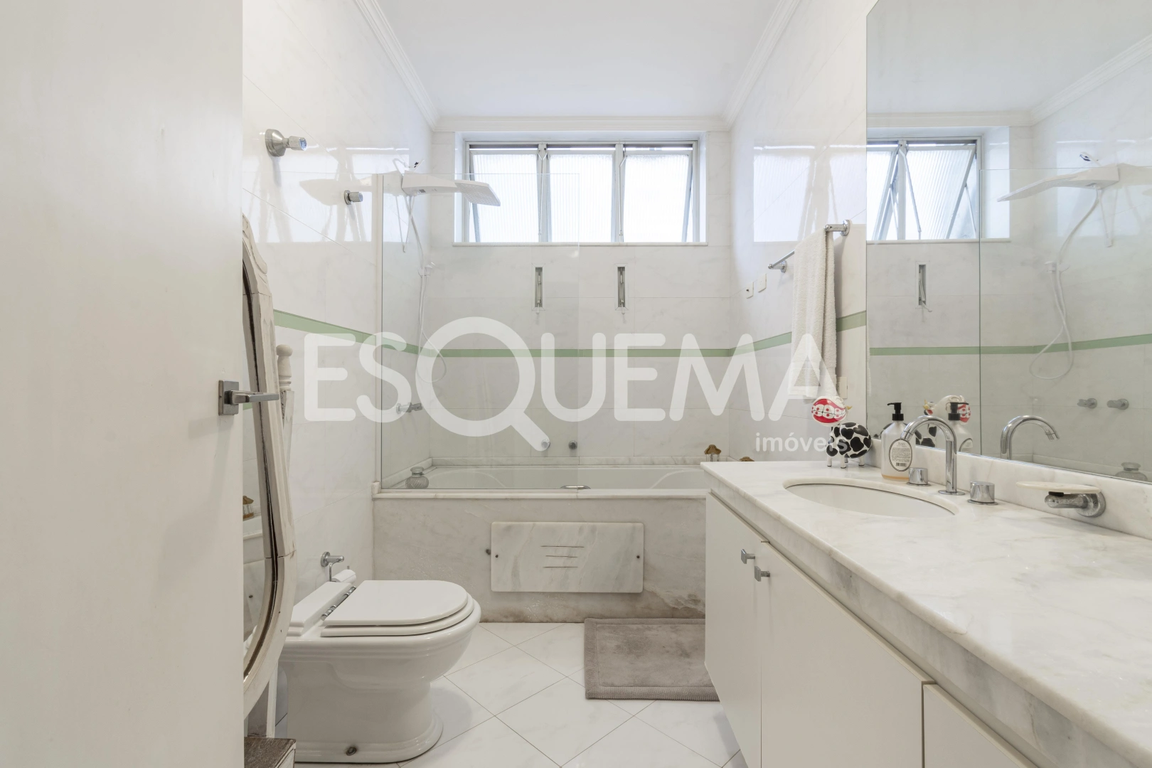 Apartamento com janelões piso teto - Imagem 8