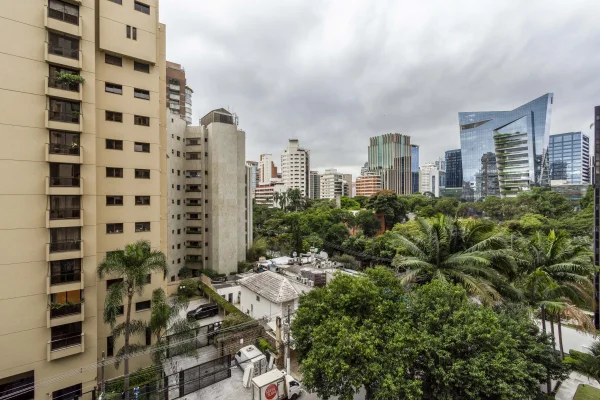 Apartamento reformado próximo ao Parque do Povo