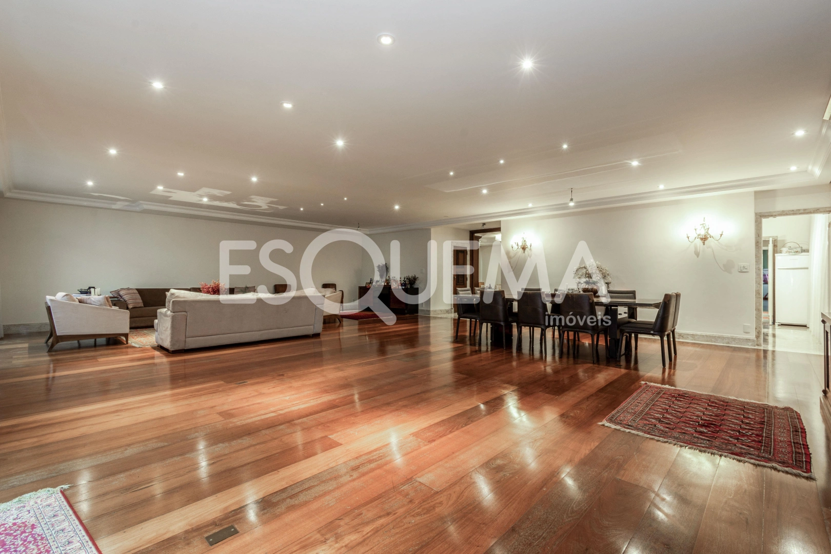 Apartamento amplo e com varanda em rua tranquila - Imagem 8