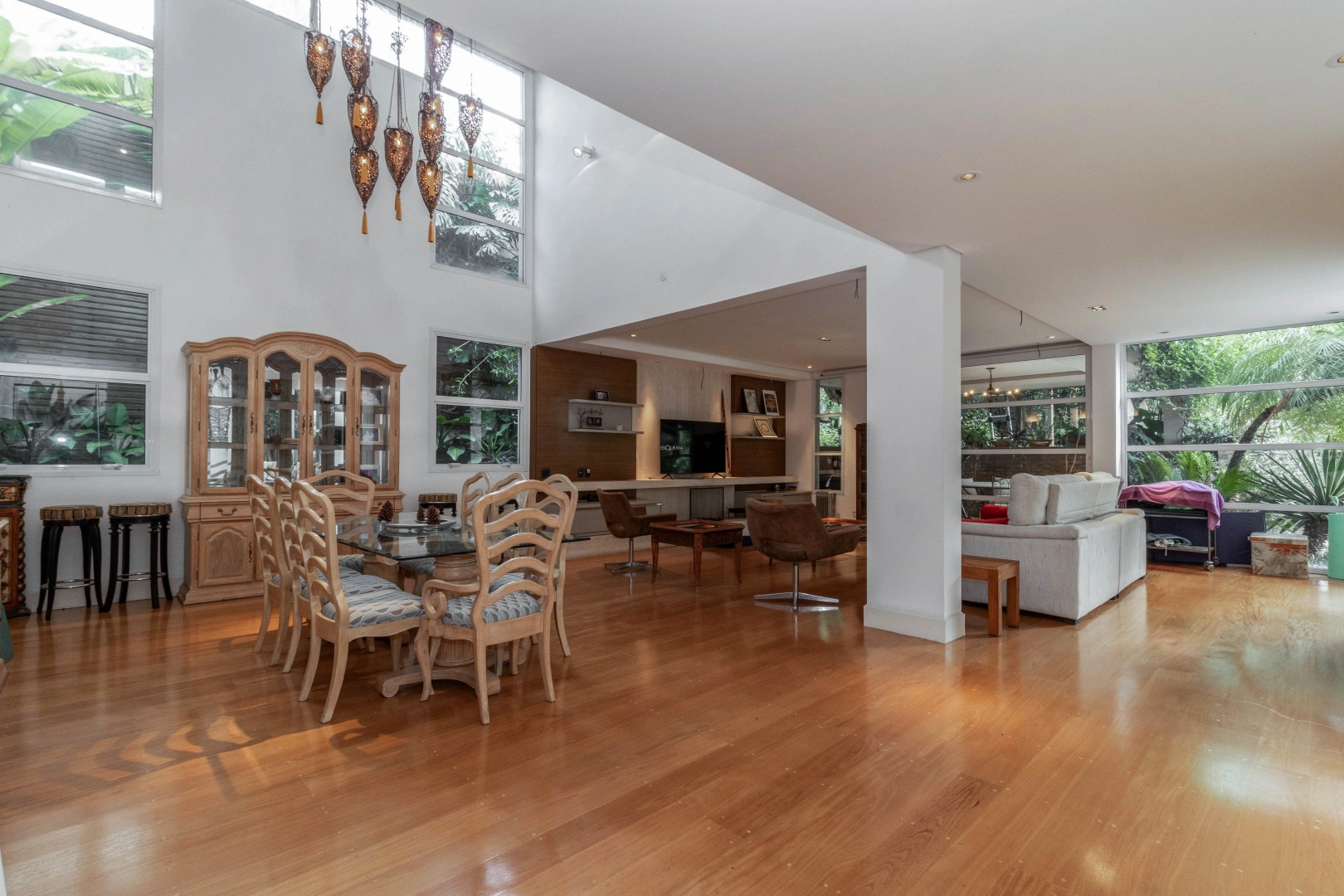 Casa com reforma moderna e sustentável - Imagem 2