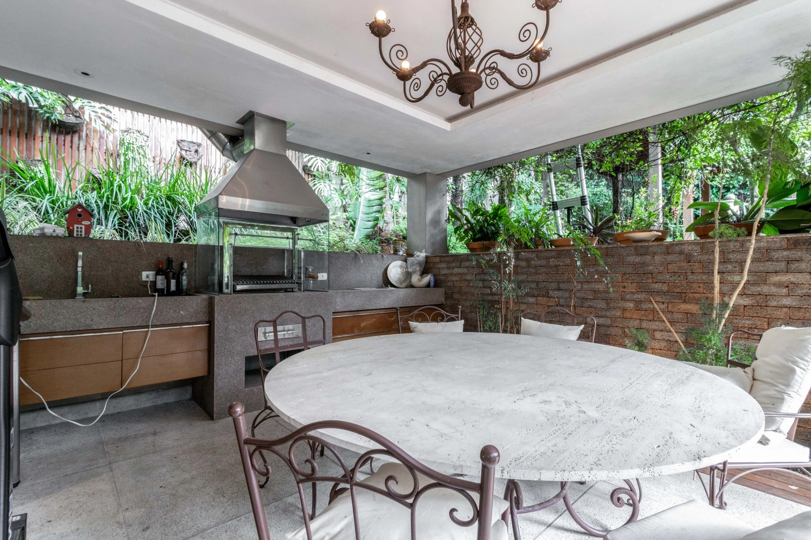 Casa com reforma moderna e sustentável - Imagem 8